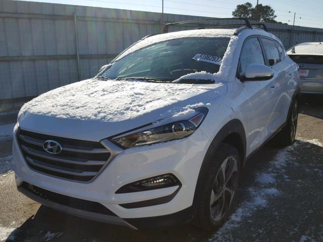 KM8J33A20HU559920 - 2017 HYUNDAI TUCSON LIM WHITE photo 2