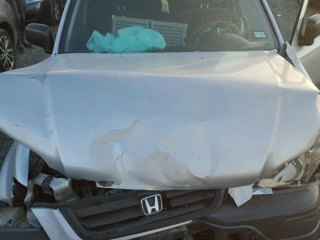 JHLRD1846YC009548 - 2000 HONDA CR-V LX SILVER photo 7