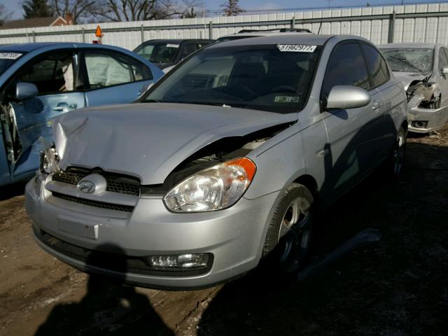 KMHCN36C58U087590 - 2008 HYUNDAI ACCENT SE SILVER photo 2