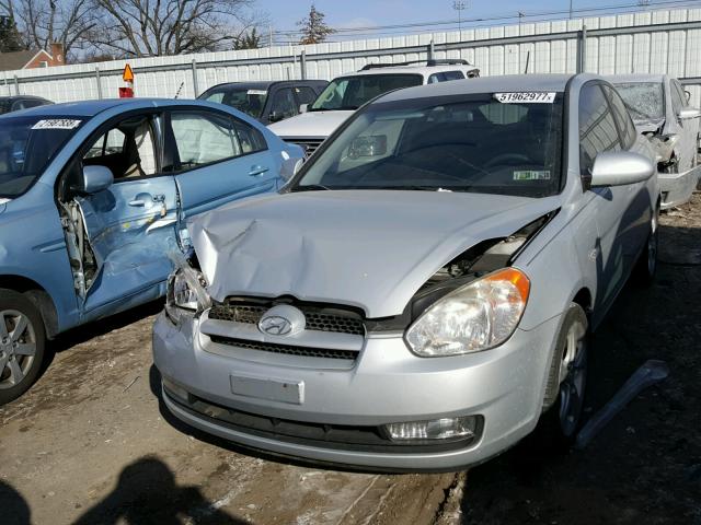 KMHCN36C58U087590 - 2008 HYUNDAI ACCENT SE SILVER photo 9