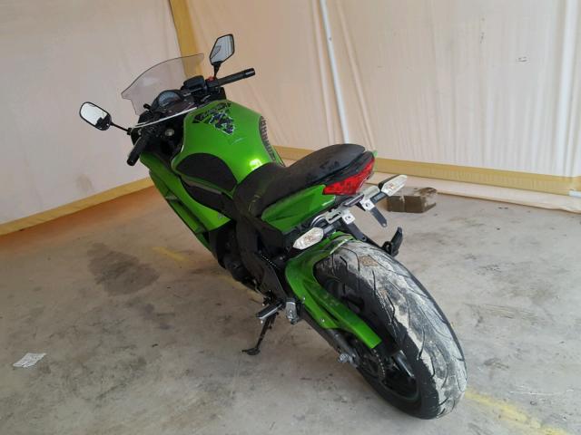 JKAEXEE18CDA03075 - 2012 KAWASAKI EX650 EC GREEN photo 3