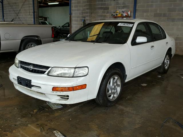 JN1CA21D0XT202341 - 1999 NISSAN MAXIMA GLE WHITE photo 2