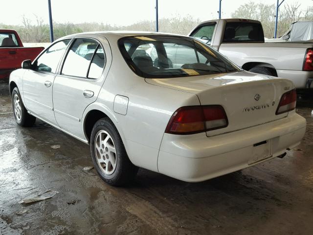 JN1CA21D0XT202341 - 1999 NISSAN MAXIMA GLE WHITE photo 3