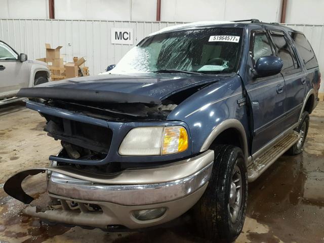 1FMFU18L1YLB29146 - 2000 FORD EXPEDITION BLUE photo 2