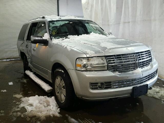 5LMJJ2J52BEJ07332 - 2011 LINCOLN NAVIGATOR SILVER photo 1