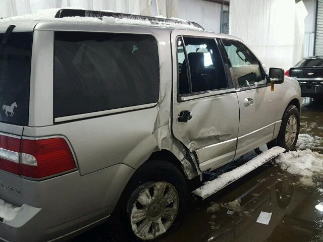 5LMJJ2J52BEJ07332 - 2011 LINCOLN NAVIGATOR 银色 照片 9