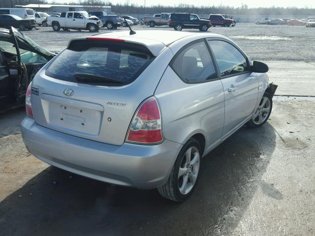 KMHCN36C67U017658 - 2007 HYUNDAI ACCENT SE SILVER photo 4