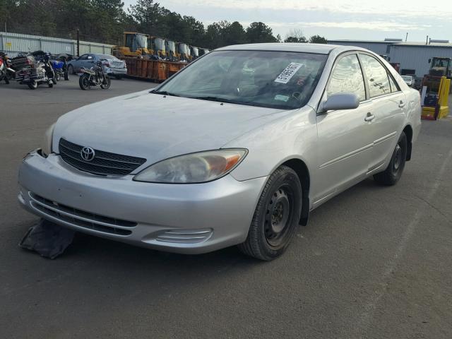 4T1BF32K83U037474 - 2003 TOYOTA CAMRY LE GRAY photo 2