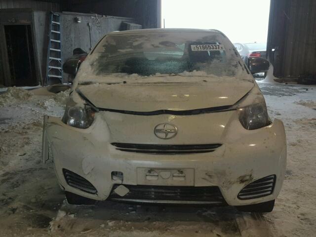 JTNJJXB05DJ024085 - 2013 TOYOTA SCION IQ WHITE photo 9