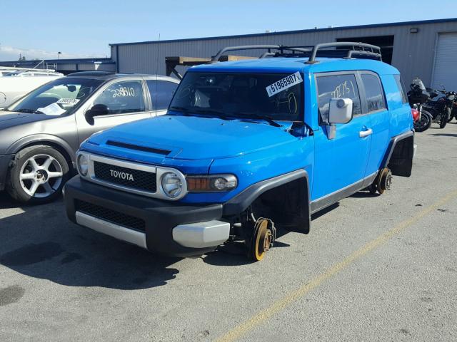 JTEZU11F28K006009 - 2008 TOYOTA FJ CRUISER BLUE photo 2