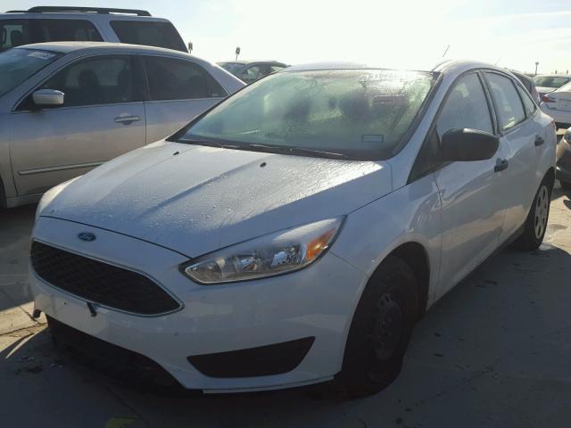 1FADP3E23HL295362 - 2017 FORD FOCUS S WHITE photo 2