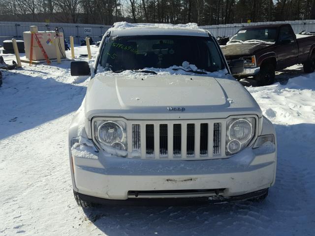 1J8GN28K59W540366 - 2009 JEEP LIBERTY SP WHITE photo 9