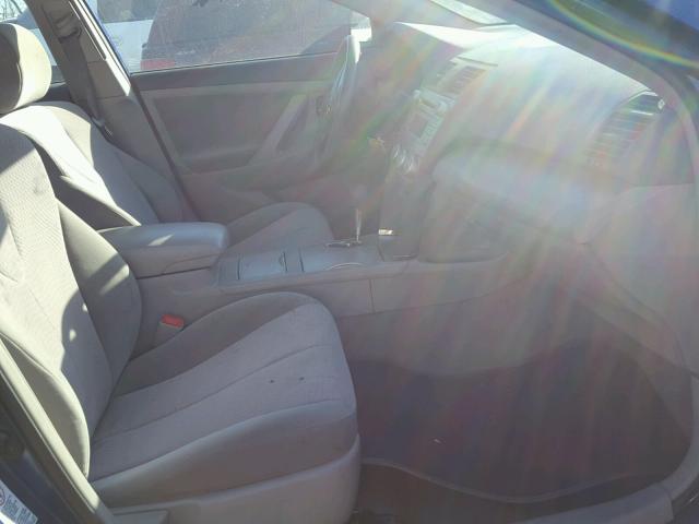 4T4BF3EK3AR044573 - 2010 TOYOTA CAMRY LE ლურჯი ფოტო 5