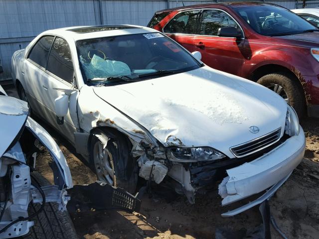 JT8BF28G410324556 - 2001 LEXUS ES 300 WHITE photo 1