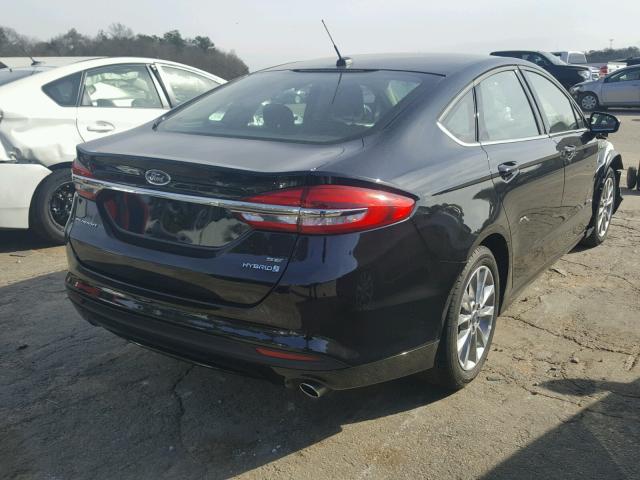 3FA6P0LU5HR316192 - 2017 FORD FUSION SE BLACK photo 4