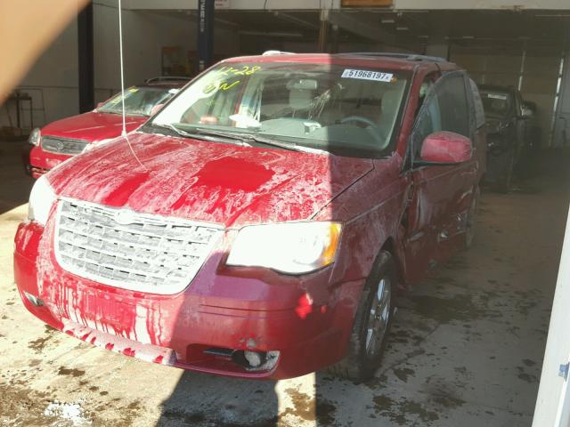 2A8HR54P08R713858 - 2008 CHRYSLER TOWN & COU RED photo 2