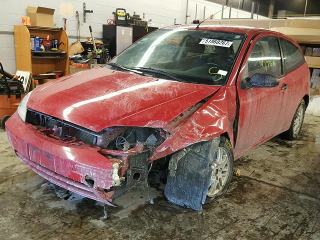 3FAFP31N45R116333 - 2005 FORD FOCUS ZX3 RED photo 2