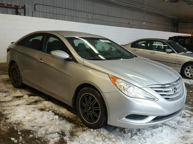 5NPEB4AC8BH109683 - 2011 HYUNDAI SONATA GLS SILVER photo 1