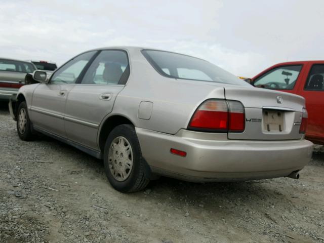 1HGCD5605VA130588 - 1997 HONDA ACCORD SE SILVER photo 3