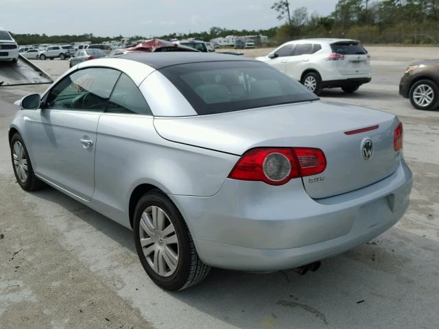 WVWBA71F07V037645 - 2007 VOLKSWAGEN EOS 2.0T SILVER photo 3