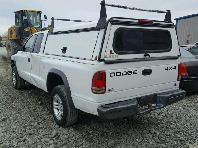 1B7GG12XX2S615818 - 2002 DODGE DAKOTA BAS WHITE photo 3