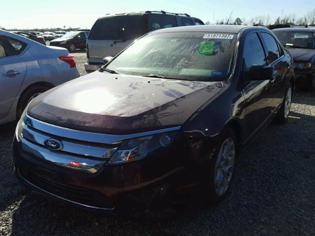 3FAHP0HA6BR107347 - 2011 FORD FUSION SE MAROON photo 2