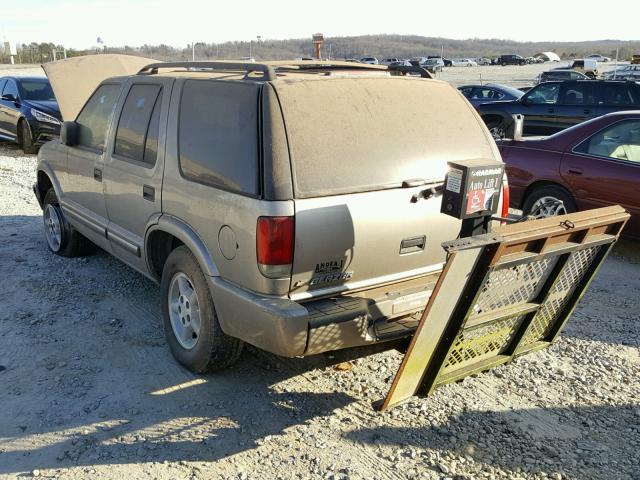 1GNDT13W5Y2229022 - 2000 CHEVROLET BLAZER TAN photo 3