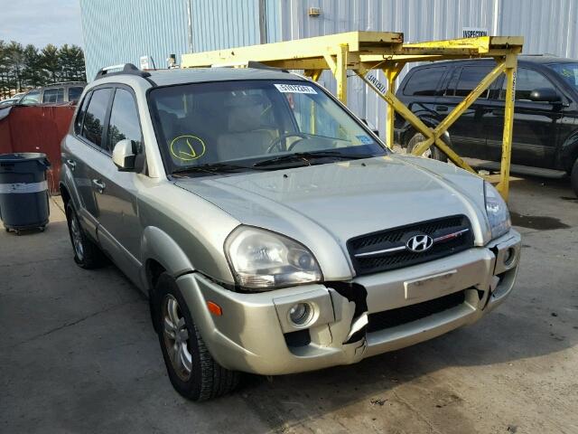 KM8JN72D68U735032 - 2008 HYUNDAI TUCSON SE GOLD photo 1