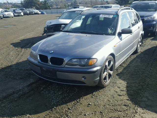 WBAAX13464PJ00697 - 2004 BMW 325 IT SUL SILVER photo 2