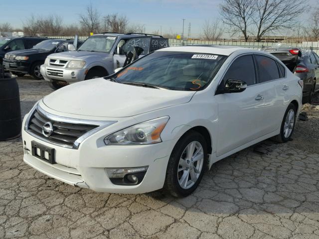 1N4AL3AP4EC130156 - 2014 NISSAN ALTIMA 2.5 WHITE photo 2