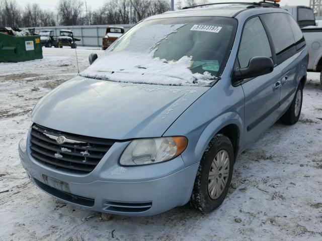 1A4GP45R66B608492 - 2006 CHRYSLER TOWN & COU BLUE photo 2