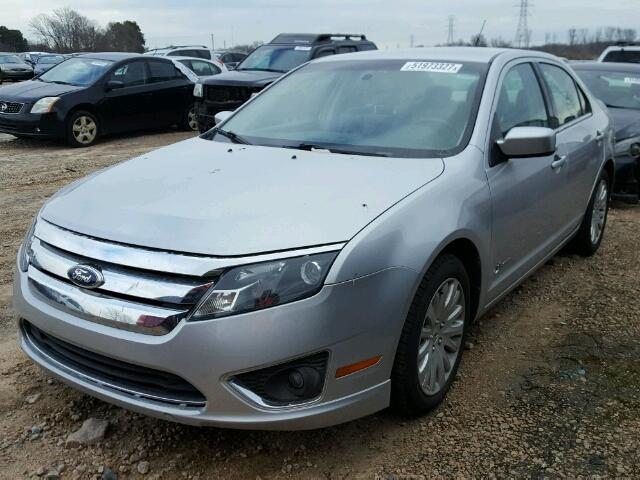 3FADP0L39AR277160 - 2010 FORD FUSION HYB SILVER photo 2