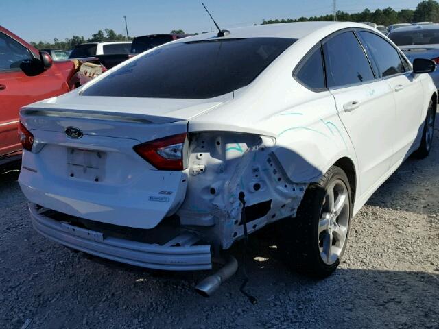 3FA6P0HR1DR112780 - 2013 FORD FUSION SE WHITE photo 4