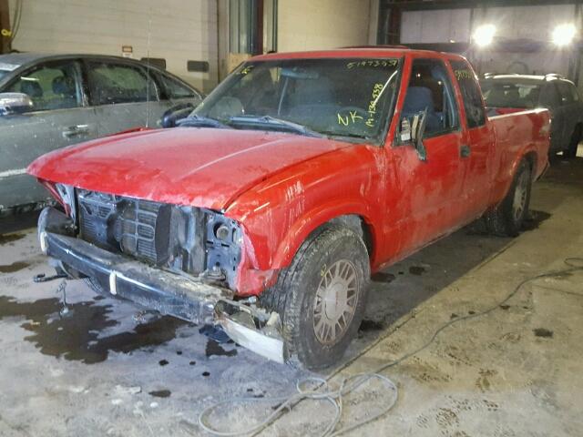 1GTDT19W318207877 - 2001 GMC SONOMA RED photo 2