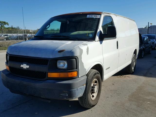 1GCGG25V761100299 - 2006 CHEVROLET EXPRESS G2 WHITE photo 2