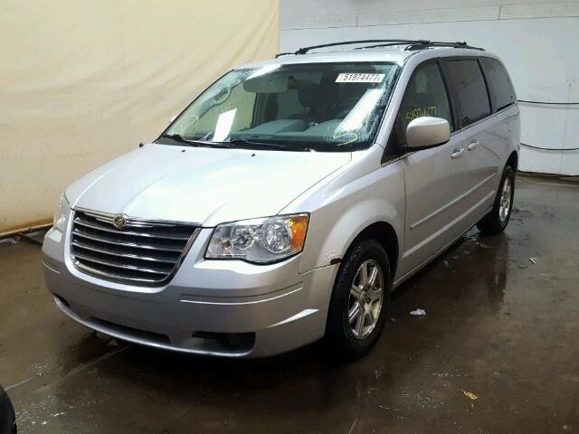 2A8HR54P58R664284 - 2008 CHRYSLER TOWN & COU SILVER photo 2