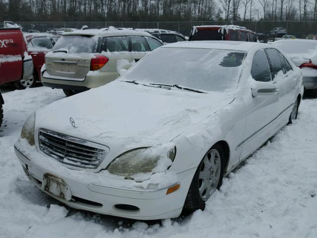 WDBNG75J2YA131673 - 2000 MERCEDES-BENZ S 500 WHITE photo 2