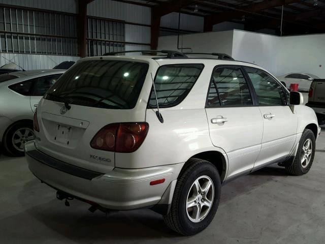 JT6HF10U9Y0153442 - 2000 LEXUS RX 300 WHITE photo 4