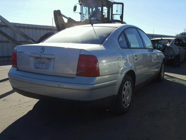 WVWAC63B91P025922 - 2001 VOLKSWAGEN PASSAT GLS SILVER photo 4