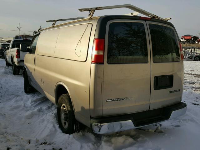 1GCGG25V641127703 - 2004 CHEVROLET EXPRESS G2 GRAY photo 3