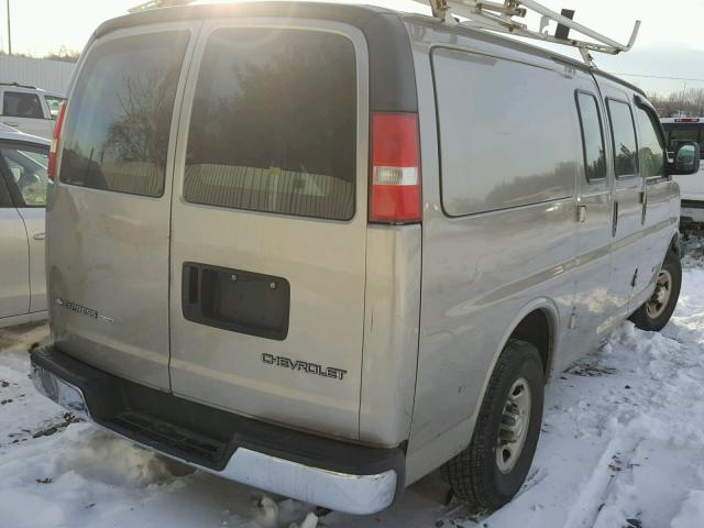 1GCGG25V641127703 - 2004 CHEVROLET EXPRESS G2 GRAY photo 4