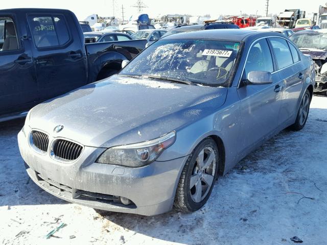 WBANF33556CS34507 - 2006 BMW 525 XI GRAY photo 2