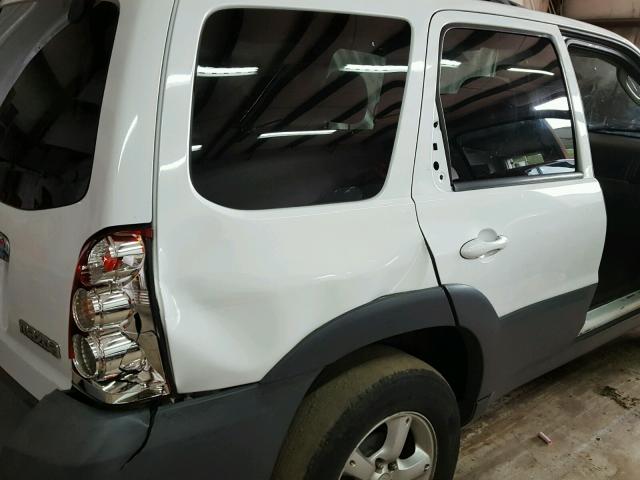 4F2YZ02Z95KM17746 - 2005 MAZDA TRIBUTE I WHITE photo 9