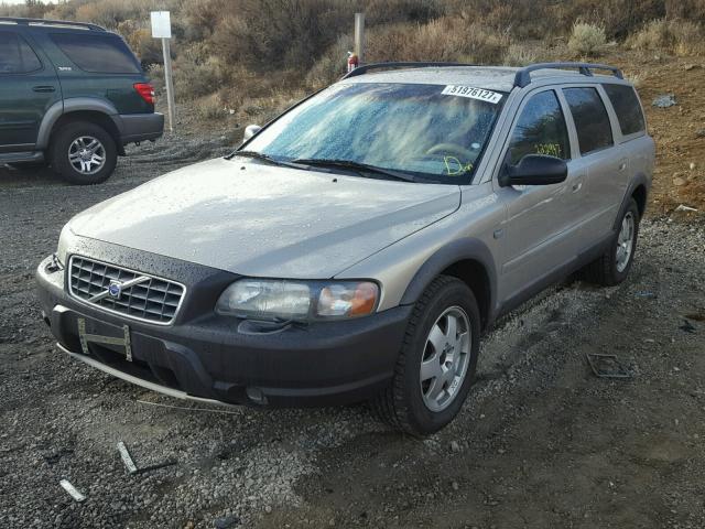 YV1SZ58D411011141 - 2001 VOLVO V70 XC TAN photo 2