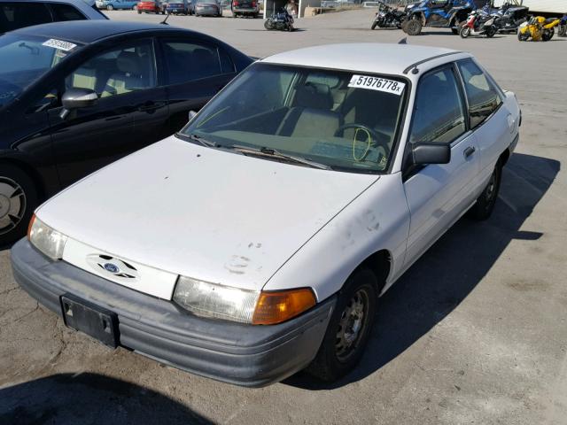 1FASP10J1SW225360 - 1995 FORD ESCORT WHITE photo 2