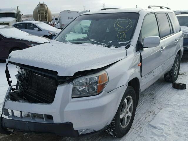 5FNYF18606B013678 - 2006 HONDA PILOT EX WHITE photo 2