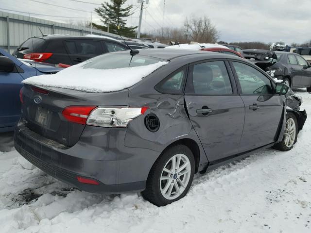 1FADP3F22FL380883 - 2015 FORD FOCUS SE GRAY photo 4