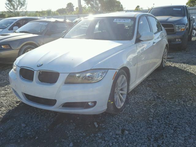 WBAPH7G54BNN06127 - 2011 BMW 328 I WHITE photo 2