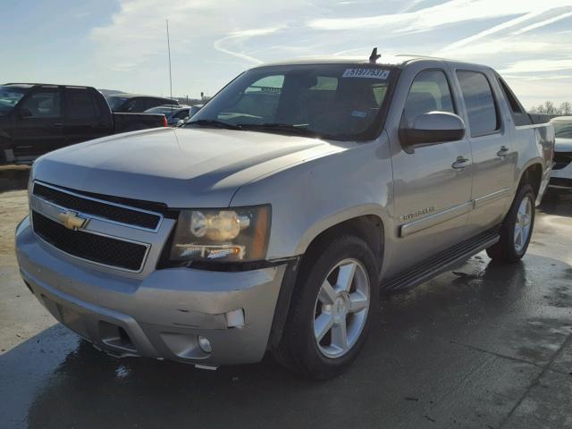 3GNEC120X7G107182 - 2007 CHEVROLET AVALANCHE GOLD photo 2