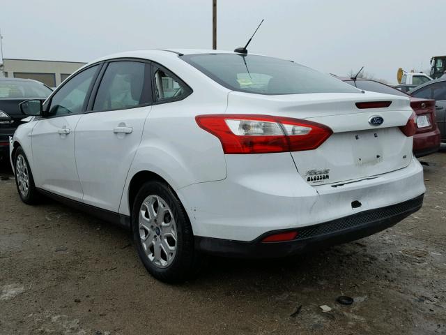 1FAHP3F20CL332232 - 2012 FORD FOCUS SE WHITE photo 3